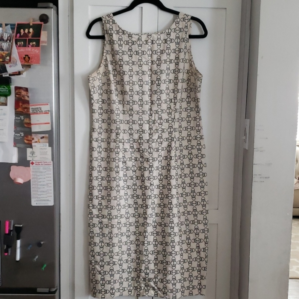 👗 SLEEVLESS DRESS